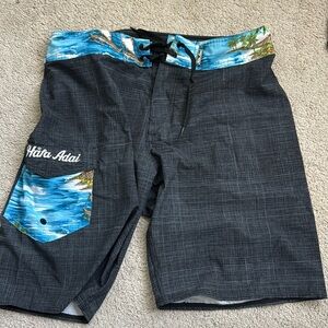 Hafa adai Guam board shorts size 31